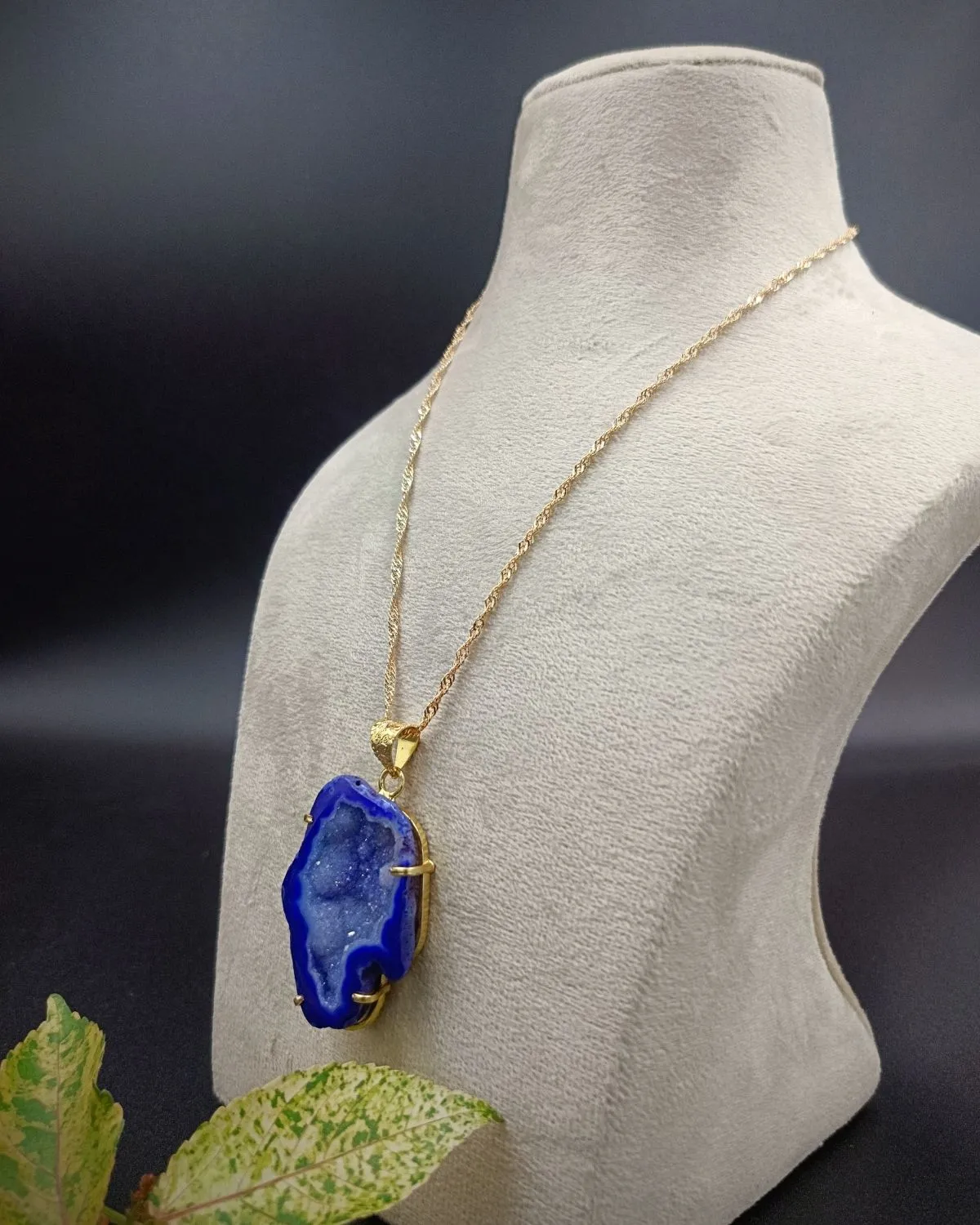 Crystal Cove Druzy Stone Pendant Necklace – Blue Regal - Image 3