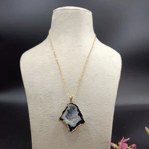 Crystal Cove Druzy Stone Pendant Necklace – Black Moonshadow