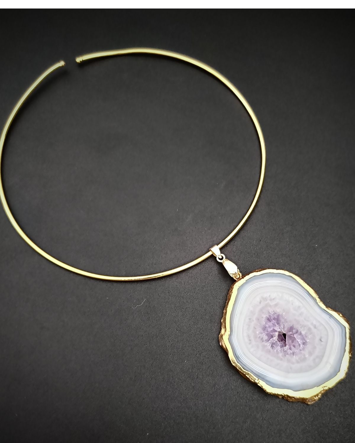 Raw Radiance Necklace- Lilac Agate Slice Stone & Brass Hasli - Image 4