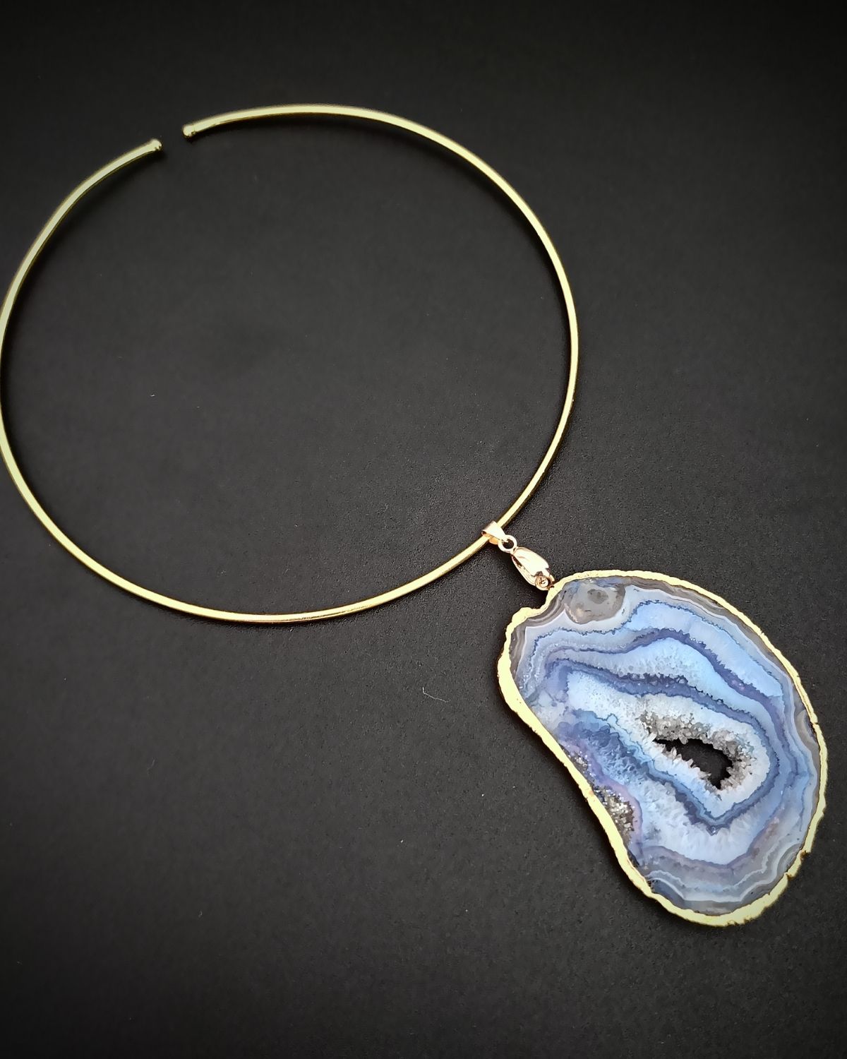 Raw Radiance Necklace- Indigo Agate Slice Stone & Brass Hasli - Image 5