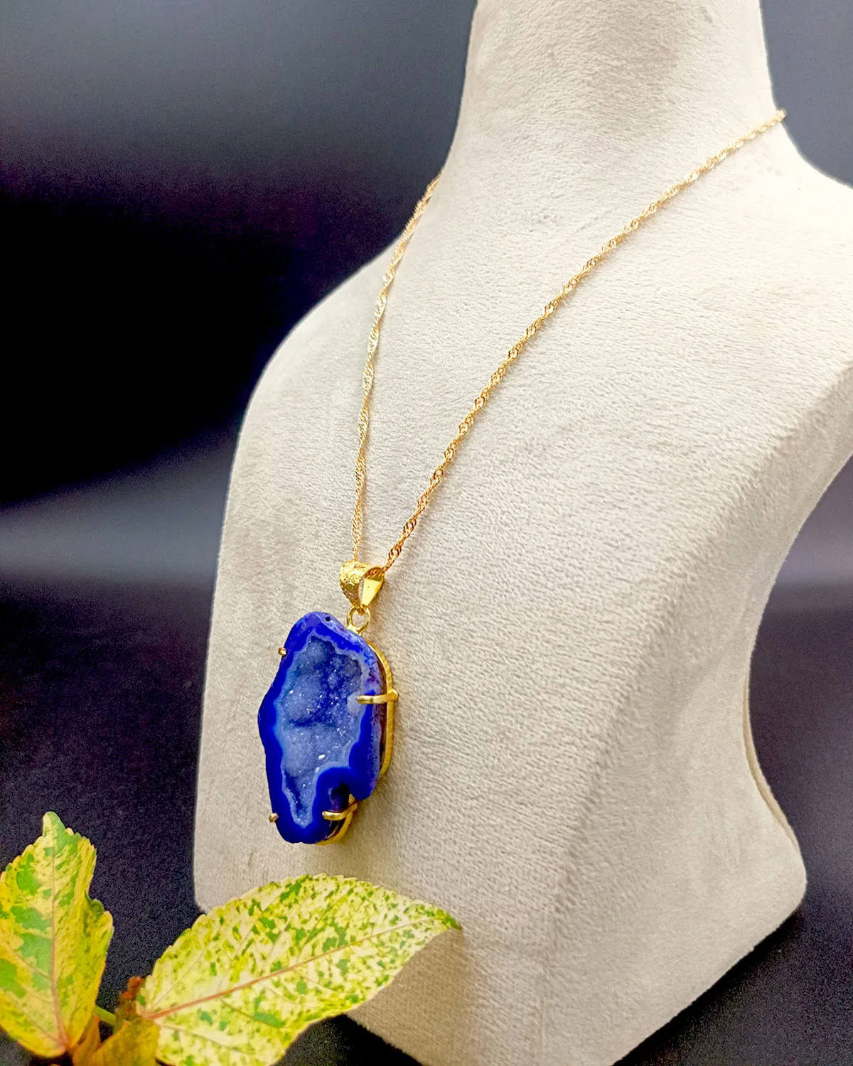 Crystal Cove Druzy Stone Pendant Necklace – Blue Regal - Image 8