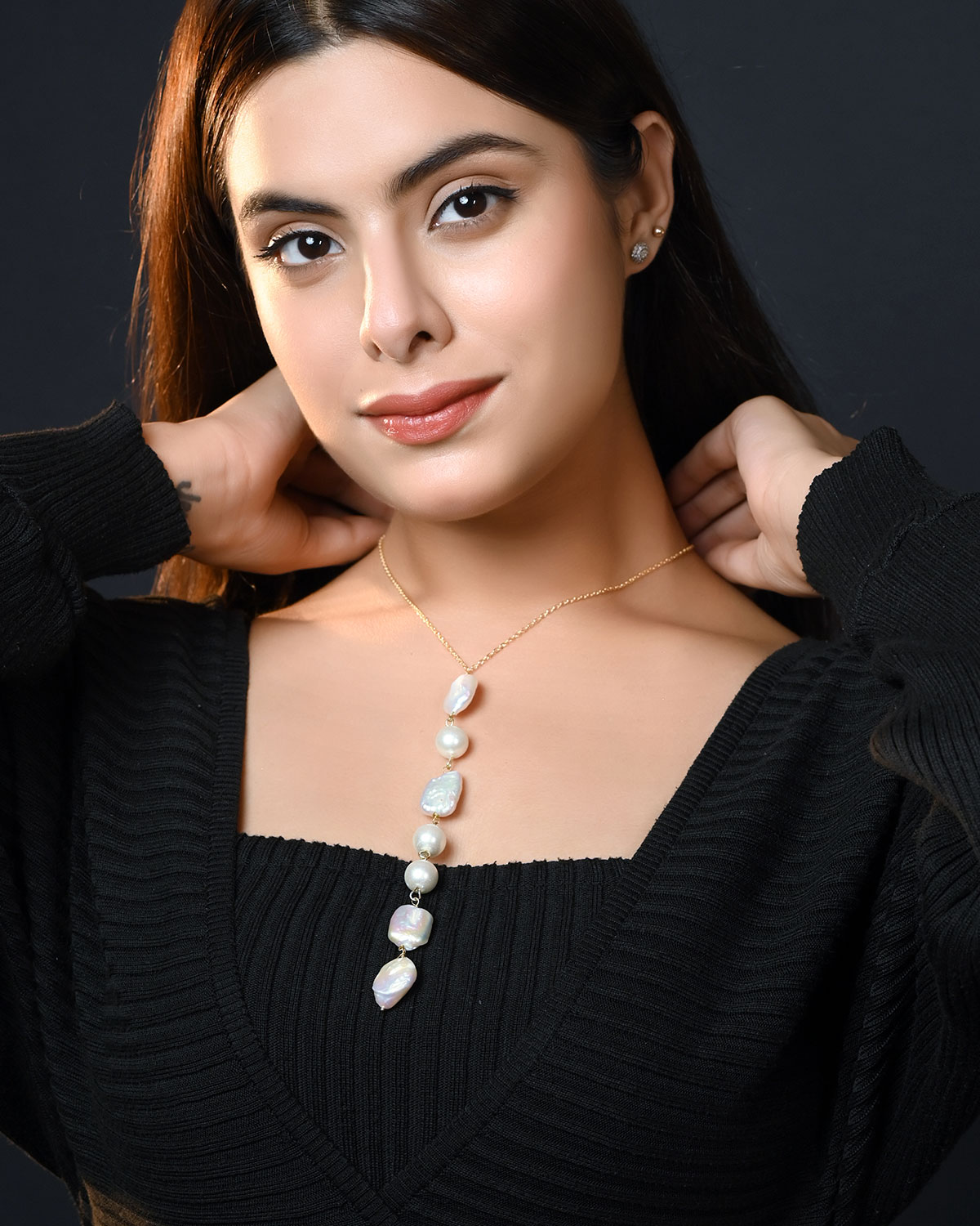 Dew Drops Chain Necklace with Freshwater and Shell Pearls - Image 2