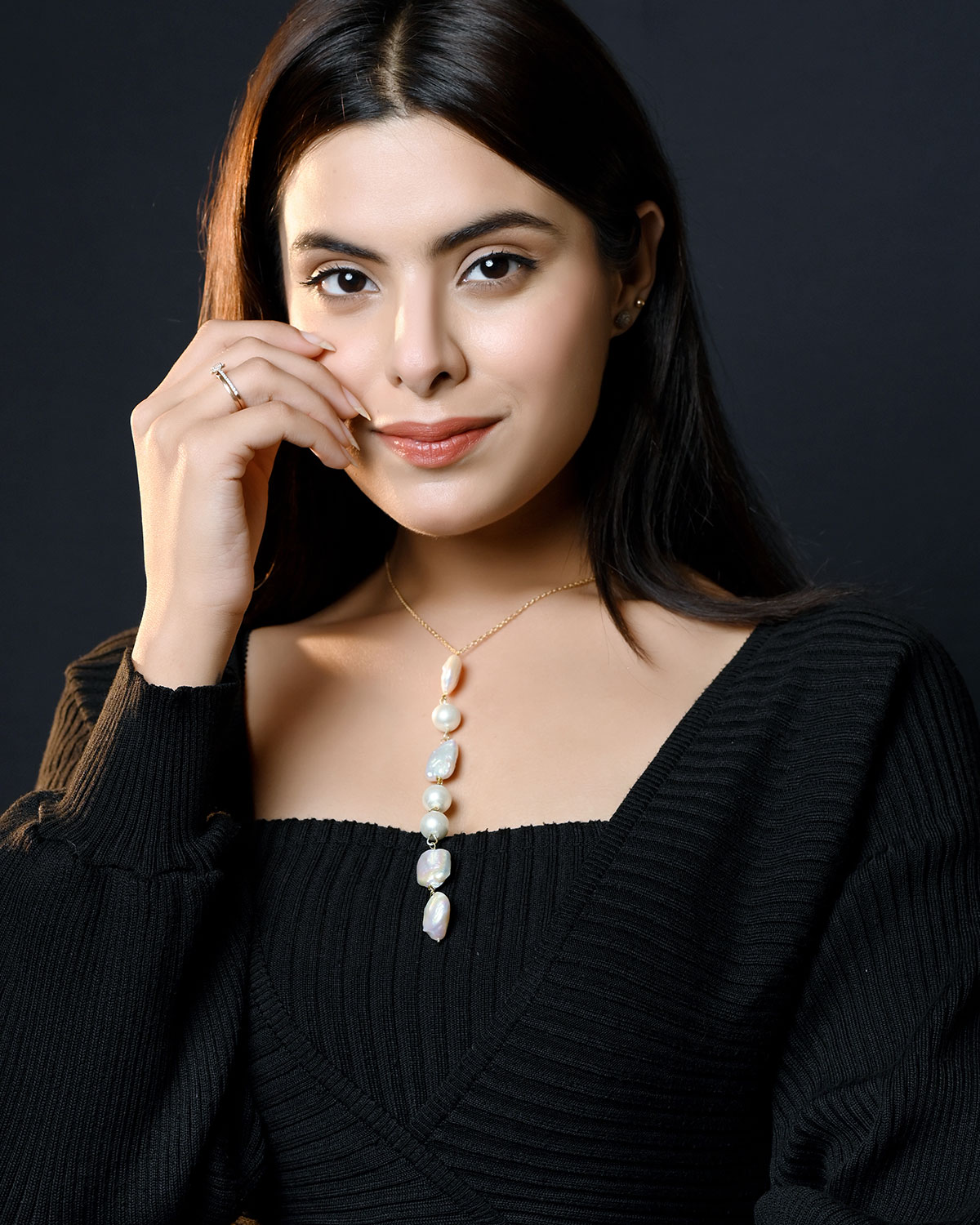 Dew Drops Chain Necklace with Freshwater and Shell Pearls - Image 3