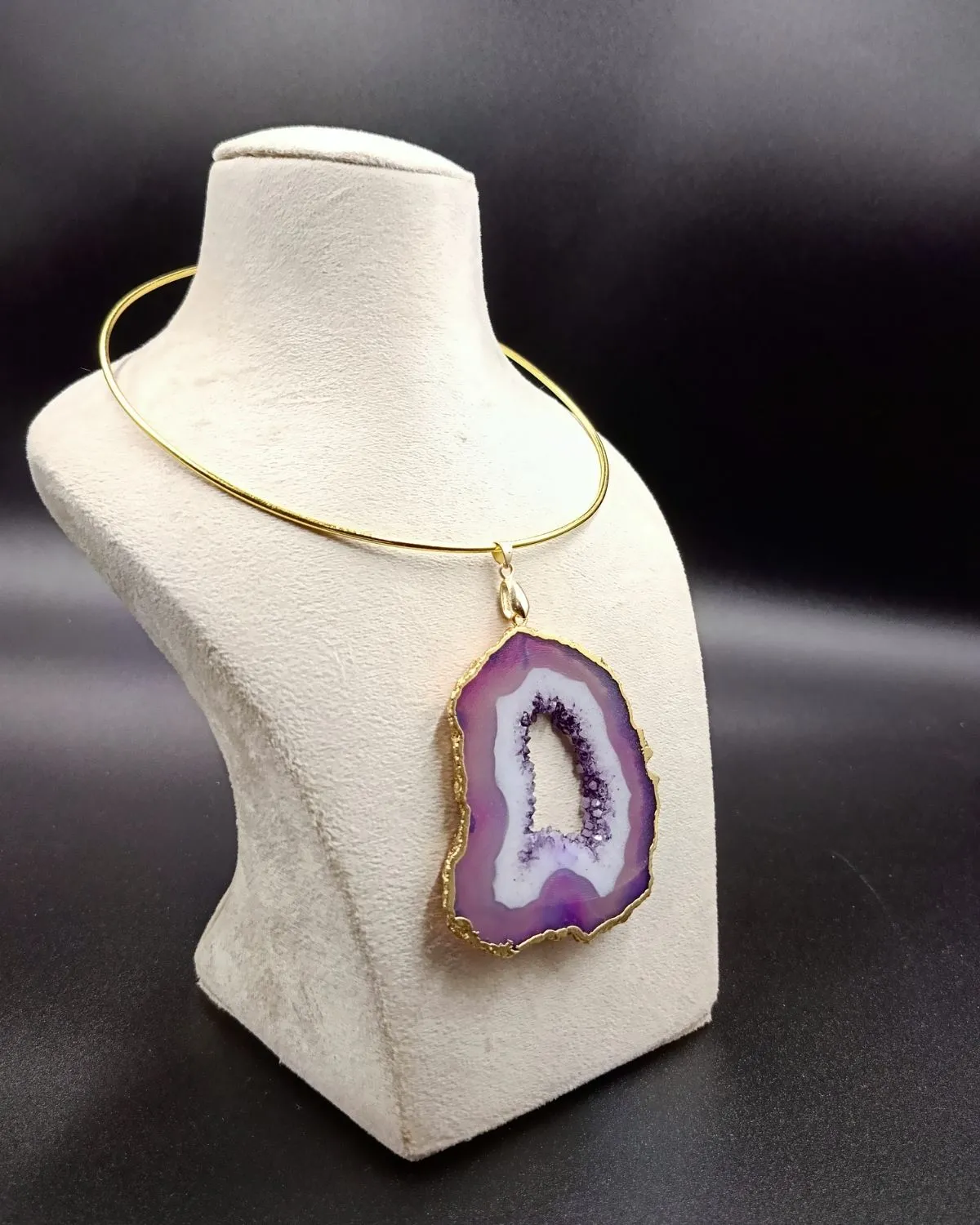 Raw Radiance Necklace- Lavender Agate Slice Stone & Brass Hasli - Image 2