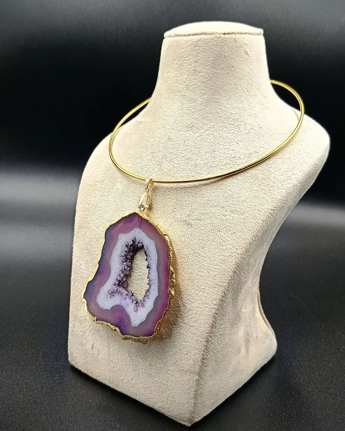 Raw Radiance Necklace- Lavender Agate Slice Stone & Brass Hasli - Image 3