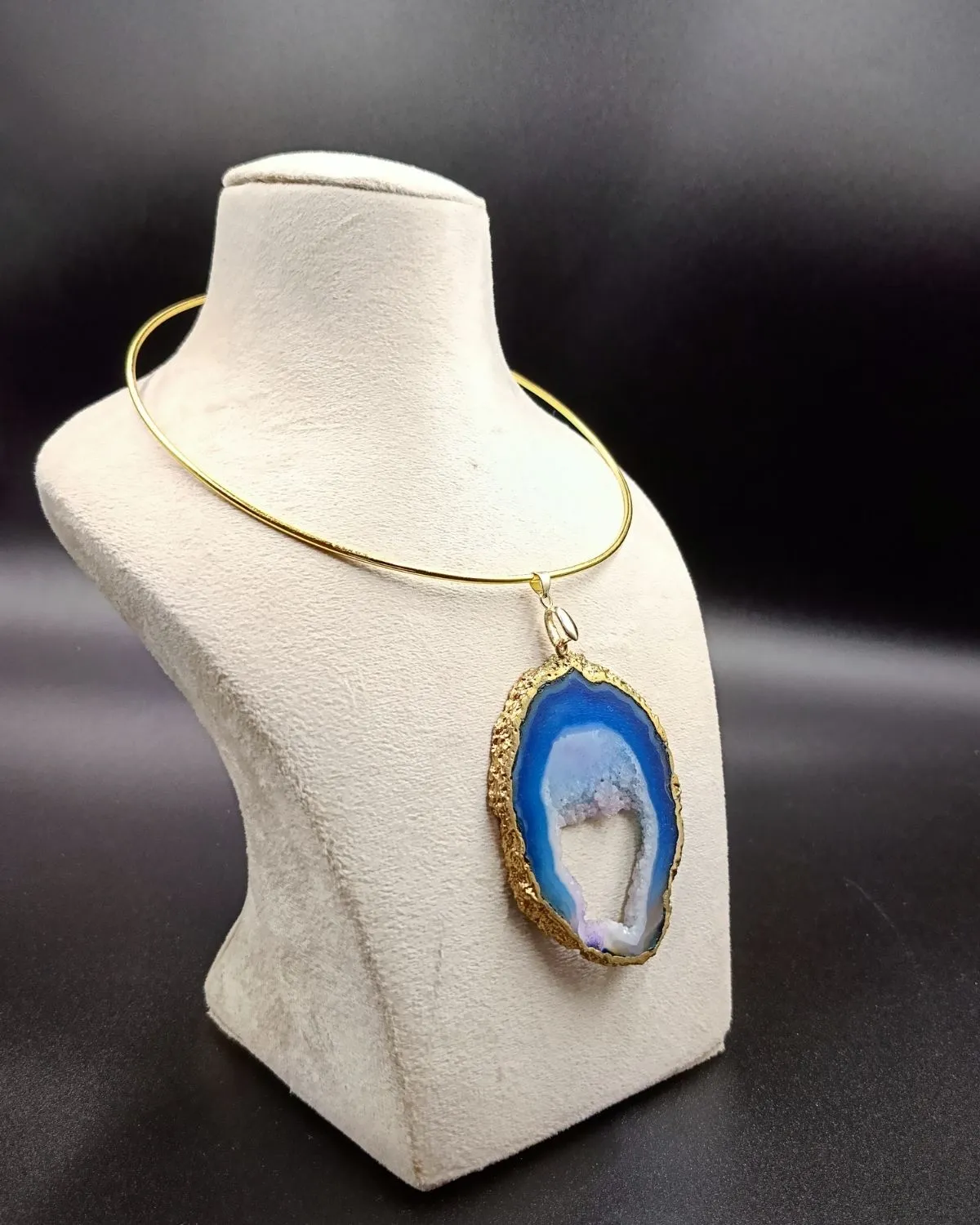 Raw Radiance Necklace- Aqua Agate Slice Stone & Brass Hasli - Image 2